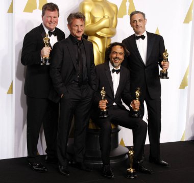 John Lesher, Sean Penn, Alejandro G. Inarritu ve James W. Skotchdopole, Los Angeles 'taki Loews Hollywood Oteli' nde 22 Şubat 2015 tarihinde düzenlenen 87..  