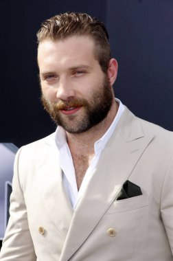 Jai Courtney 'Terminatör Genisys' in Los Angeles galasında 28 Haziran 2015 'te ABD' nin Hollywood Dolby Tiyatrosu 'nda gerçekleştirildi..  