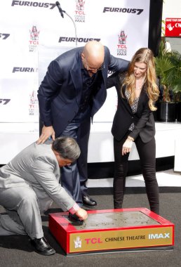 Vin Diesel Ölümsüzleştirildi El ve Ayak İzi Töreni Los Angeles 'taki TCL Çin Tiyatrosu IMAX' ta yapıldı. 1 Nisan 2015.  