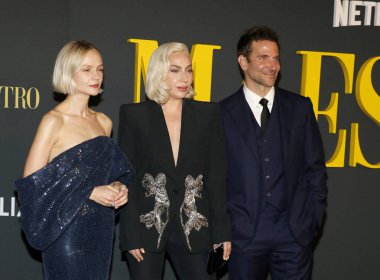 Carey Mulligan, Lady Gaga ve Bradley Cooper Netflix 'in 