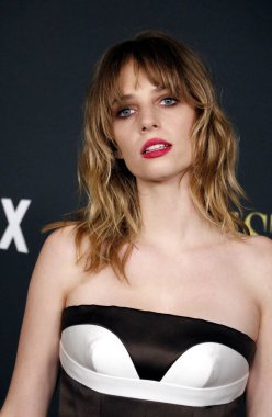 Maya Hawke, Netflix 'in 