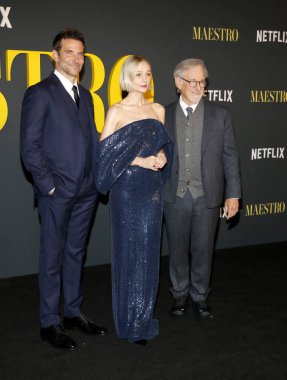 Bradley Cooper, Carey Mulligan ve Steven Spielberg 12 Aralık 2023 'te ABD' nin Los Angeles şehrindeki Akademi Müzesi 'nde Netflix' in 'Maestro' fotoğrafı çekilmiştir..