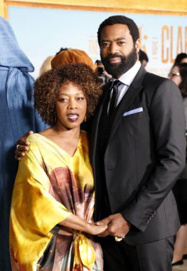 Alfre Woodard ve Nicholas Pinnock, 5 Ocak 2024 tarihinde Los Angeles, ABD 'deki Akademi Sinema Müzesi' nde Clarence 'ın Kitabı' nın galasında yer aldı..