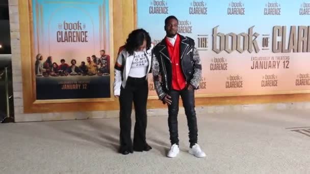 Asia Lee Mitchell Kel Mitchell Los Angeles Premiere Book Clarence — Stock Video
