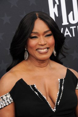Angela Bassett, 14 Ocak 2024 'te ABD' nin Santa Monica kentindeki Barker Hangarında düzenlenen 29. Yıllık Eleştirmenler Seçimi Ödülleri 'nde.