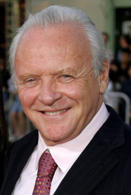 Sir Anthony Hopkins, 11 Nisan 2007 'de ABD' nin Westwood kentindeki Mann Village Tiyatrosu 'nda düzenlenen Los Angeles Kırık Prömiyeri' nde..