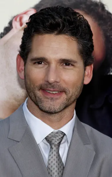 Eric Bana, 20 Temmuz 2009 'da ABD' nin Hollywood kentindeki ArcLight Sinemasında düzenlenen 'Funny People' ın Los Angeles galasında.