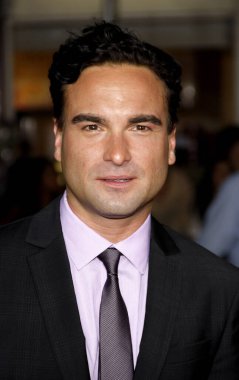Johnny Galecki, 20 Ekim 2011 'de ABD' nin Westwood kentindeki Regency Village Theatre 'da düzenlenen' In Time 'ın Los Angeles galasında.