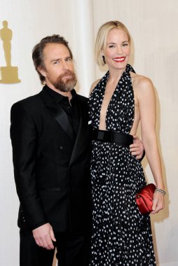 Leslie Bibb ve Sam Rockwell, ABD 'nin Hollywood kentindeki Dolby Tiyatrosu' nda 10 Mart 2024 'te düzenlenen 96..