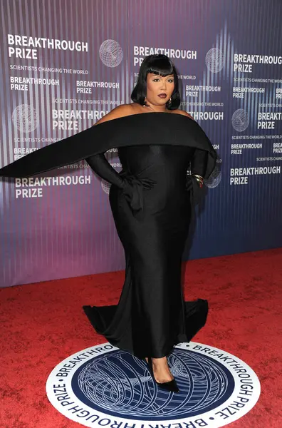 Lizzo 10Th Annual Breakthrough Prize Ceremony Held Academy Museum Motion Stock Picture