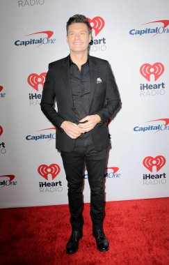 Ryan Seacrest, 3 Aralık 2021 'de Inglewood, ABD' de düzenlenen 102.7 KIIS FM 'in Jingle Ball 2021' de.