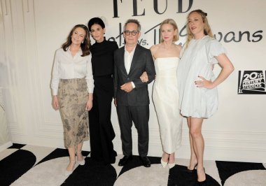 Diane Lane, Demi Moore, Tom Hollander, Naomi Watts ve Chloe Sevigny FYC 'deki Capote vs. Kuğular 'ın Kırmızı Halı Etkinliği 29 Mayıs 2024' te Los Angeles, ABD 'deki Amerikan Yönetmenler Birliği' nde gerçekleşti..