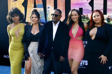 Jasmine Page Lawrence, Iyanna Faith Lawrence, Shamicka Gibbs, Martin Lawrence ve Amara Trinity Lawrence, 30 Mayıs 2024 'te ABD' nin Hollywood kentindeki TCL Çin Tiyatrosu 'nda düzenlenen' Bad Boys: Ride or Die 'galasında.