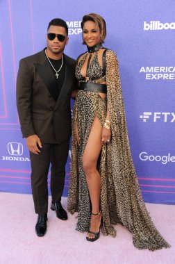 Russell Wilson ve Ciara, 3 Mart 2022 'de ABD' nin Los Angeles kentindeki YouTube Tiyatrosu 'nda düzenlenen 2022 Billboard Women in Music' te.