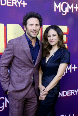 Mark Feuerstein ve Dana Klein, 13 Haziran 2024 'te ABD' nin Hollywood kentindeki Harmony Gold Tiyatrosu 'nda düzenlenen' Otel Kokain 'in Los Angeles galasında.