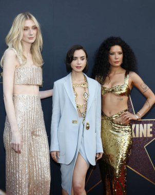 Halsey, Elizabeth Debicki ve Lily Collins 24 Haziran 2024 'te ABD' nin Hollywood kentindeki TCL Çin Tiyatrosu 'nda düzenlenen' MaXXXine 'ın Los Angeles galasında.