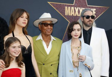Mia Goth, Giancarlo Esposito, Lily Collins, Ti West ve Charley Rowan McCain, 24 Haziran 2024 'te Hollywood, ABD' deki TCL Çin Tiyatrosu 'nda düzenlenen' MaXXX 'in Los Angeles galasında.