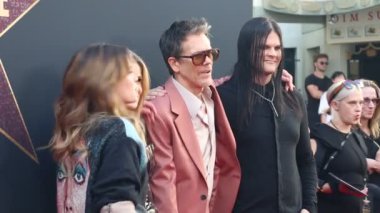 Sosie Bacon, Kyra Sedgwick, Kevin Bacon ve Travis Bacon, 24 Haziran 2024 'te Hollywood, ABD' deki TCL Çin Tiyatrosu 'nda düzenlenen' MaXXXine 'filminin Los Angeles galasında