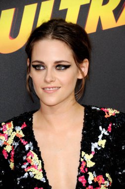 LOS ANGELES, CA - 18 Ağustos 2015: Kristen Stewart 18 Ağustos 2015 'te Los Angeles' ta Los Angeles Ace Theater, Los Angeles 'ta düzenlenen' American Ultra 'galasında.