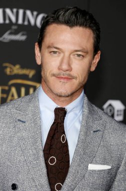 Luke Evans, 2 Mart 2017 'de Hollywood' daki El Capitan Tiyatrosu 'nda düzenlenen 