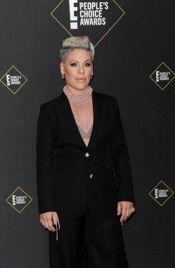 2019 E 'de pembe! People 's Choice Ödülleri 10 Kasım 2019' da Santa Monica, ABD 'deki Barker Hangarında düzenlendi..
