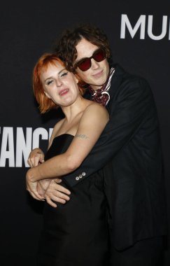 Tallulah Willis ve Justin Acee, 16 Eylül 2024 'te Hollywood, ABD' deki DGA Tiyatrosu 'nda düzenlenen' The Substance 'ın Los Angeles galasında.