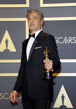Taika Waititi 92. Akademi Ödülleri 'nde - 9 Şubat 2020' de Hollywood Dolby Tiyatrosu 'nda basın odası.