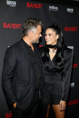 Josh Duhamel ve Audra Mari, 21 Eylül 2022 'de ABD' nin Hollywood kentindeki Harmony Gold Tiyatrosu 'nda düzenlenen' Haydut 'un Los Angeles galasında.