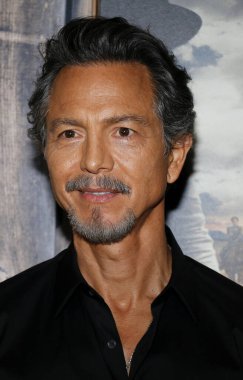 Benjamin Bratt, 28 Eylül 2022 'de Hollywood' daki DGA Tiyatrosu 'nda düzenlenen' Dead For A Dollar 'ın Los Angeles galasında.