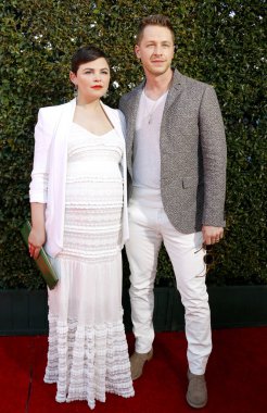 Ginnifer Goodwin ve Josh Dallas, 17 Nisan 2016 'da ABD' nin Batı Hollywood kentindeki John Varvatos 'ta düzenlenen 13..