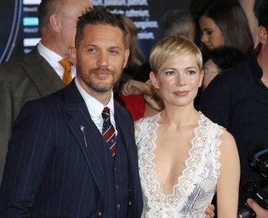 'Zehir Regency köyü tiyatro Westwood, ABD'de 1 Ekim 2018 düzenlenen' in Tom Hardy ve Michelle Williams, Los Angeles premiere.
