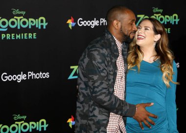 Allison Holker ve Stephen Boss 17 Şubat 2016'da Hollywood, ABD'deki El Capitan Tiyatrosu'nda düzenlenen 'Zootopia'nın Los Angeles galasında.