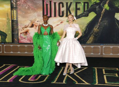 Cynthia Erivo ve Ariana Grande 'Wicked' ın Los Angeles galasında 9 Kasım 2024 'te Dorothy Chandler Pavilion, Los Angeles' ta yapıldı..