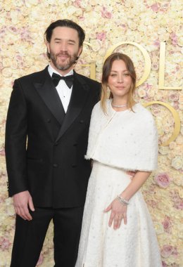 Tom Pelphrey ve Kaley Cuoco, 5 Ocak 2025 'te Beverly Hills, ABD' deki Beverly Hilton Oteli 'nde düzenlenen 82..