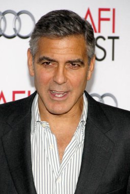 George Clooney, 8 Kasım 2013 'te ABD' nin Los Angeles kentindeki TCL Çin Tiyatrosu 'nda düzenlenen 