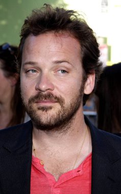 Peter Sarsgaard, 21 Temmuz 2009 'da ABD' nin Westwood kentindeki Mann Vilage Tiyatrosu 'nda düzenlenen' Yetim 'galasında.