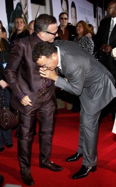 HOLYWOOD, CA - NOVEMBER 09, 2009: Robin Williams ve Tom Hanks, 9 Kasım 2009 'da Hollywood, ABD' deki El Capitan Tiyatrosu 'nda düzenlenen' Old Dogs 'un dünya prömiyerinde.