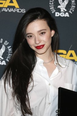 Mikey Madison, Beverly Hills, ABD 'deki Beverly Hilton Oteli' nde 8 Şubat 2025 'te düzenlenen 77..