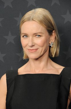 Naomi Watts, ABD 'nin Satna Monica kentindeki Barker Hangarında 7 Şubat 2025 tarihinde düzenlenen 30. Yıllık Eleştirmenler Seçimi Ödülleri' nde.