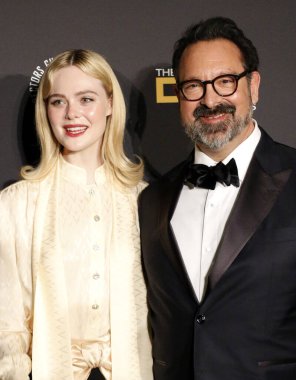 James Mangold ve Elle Fanning, Beverly Hills, ABD 'deki Beverly Hilton Oteli' nde 8 Şubat 2025 'te düzenlenen 77..