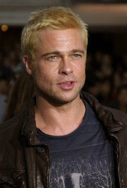 Brad Pitt, 7 Haziran 2005 'te ABD' nin Westwood kentindeki Mann 's Village Theater' da düzenlenen 