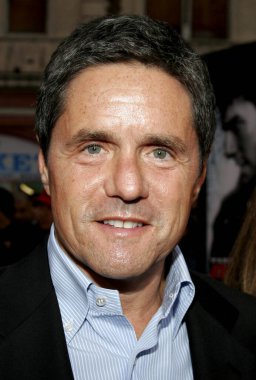 HOLYWOOD, CA - MAYIS 04, 2006: Brad Grey 'Mission: Impossible 3' filminin Los Angeles galasında 4 Mayıs 2006 'da Hollywood, ABD' deki Grauman 's Chinese Theatre' da düzenlendi..