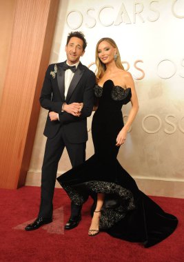 Adrien Brody ve Georgina Chapman, 2 Mart 2025 'te ABD' nin Hollywood kentindeki Dolby Tiyatrosu 'nda düzenlenen 97..