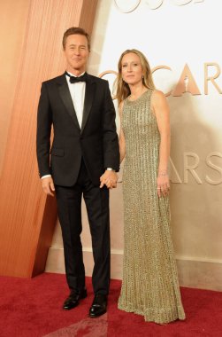 Edward Norton ve Shauna Robertson, 2 Mart 2025 'te ABD' nin Hollywood kentindeki Dolby Tiyatrosu 'nda düzenlenen 97..