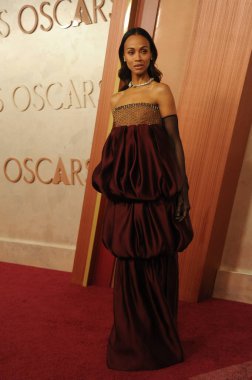 Zoe Saldana, ABD 'nin Hollywood kentindeki Dolby Tiyatrosu' nda 2 Mart 2025 'te düzenlenen 97..