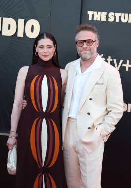 Lauren Miller ve Seth Rogen, 24 Mart 2025 'te ABD' nin Los Angeles kentindeki Akademi Sinema Müzesi 'nde düzenlenen' The Studio 'nun Apple TV + Series World galasında.