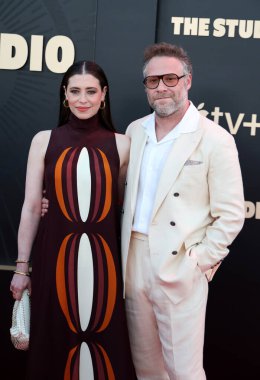 Lauren Miller ve Seth Rogen, 24 Mart 2025 'te ABD' nin Los Angeles kentindeki Akademi Sinema Müzesi 'nde düzenlenen' The Studio 'nun Apple TV + Series World galasında.