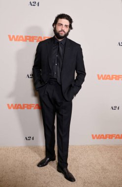 Noah Centineo, 27 Mart 2025 'te ABD' nin Los Angeles kentindeki DGA Tiyatrosu 'nda düzenlenen A24' ün 