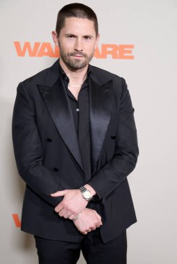 Evan Holtzman, 27 Mart 2025 'te ABD' nin Los Angeles kentindeki DGA Tiyatrosu 'nda düzenlenen A24' ün 