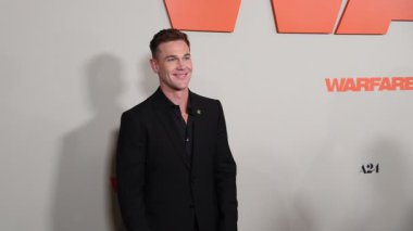 Taylor John Smith 27 Mart 2025 'te ABD' nin Los Angeles kentindeki DGA Tiyatrosu 'nda düzenlenen A24' ün 'Savaş' prömiyerinde.